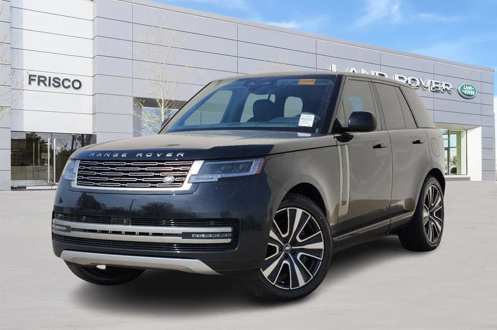 Used 2025 Black Land Rover SE image 1