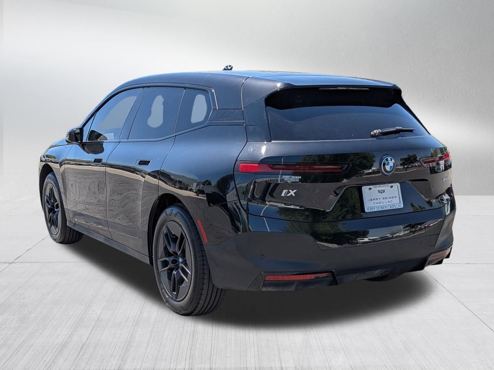 Used 2025 Black BMW xDrive50 image 3