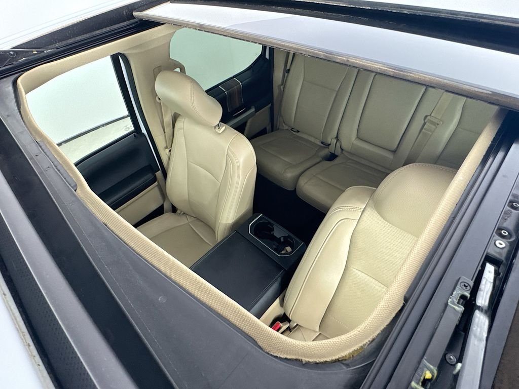 Used 2017 Oxford White Ford Lariat image 28