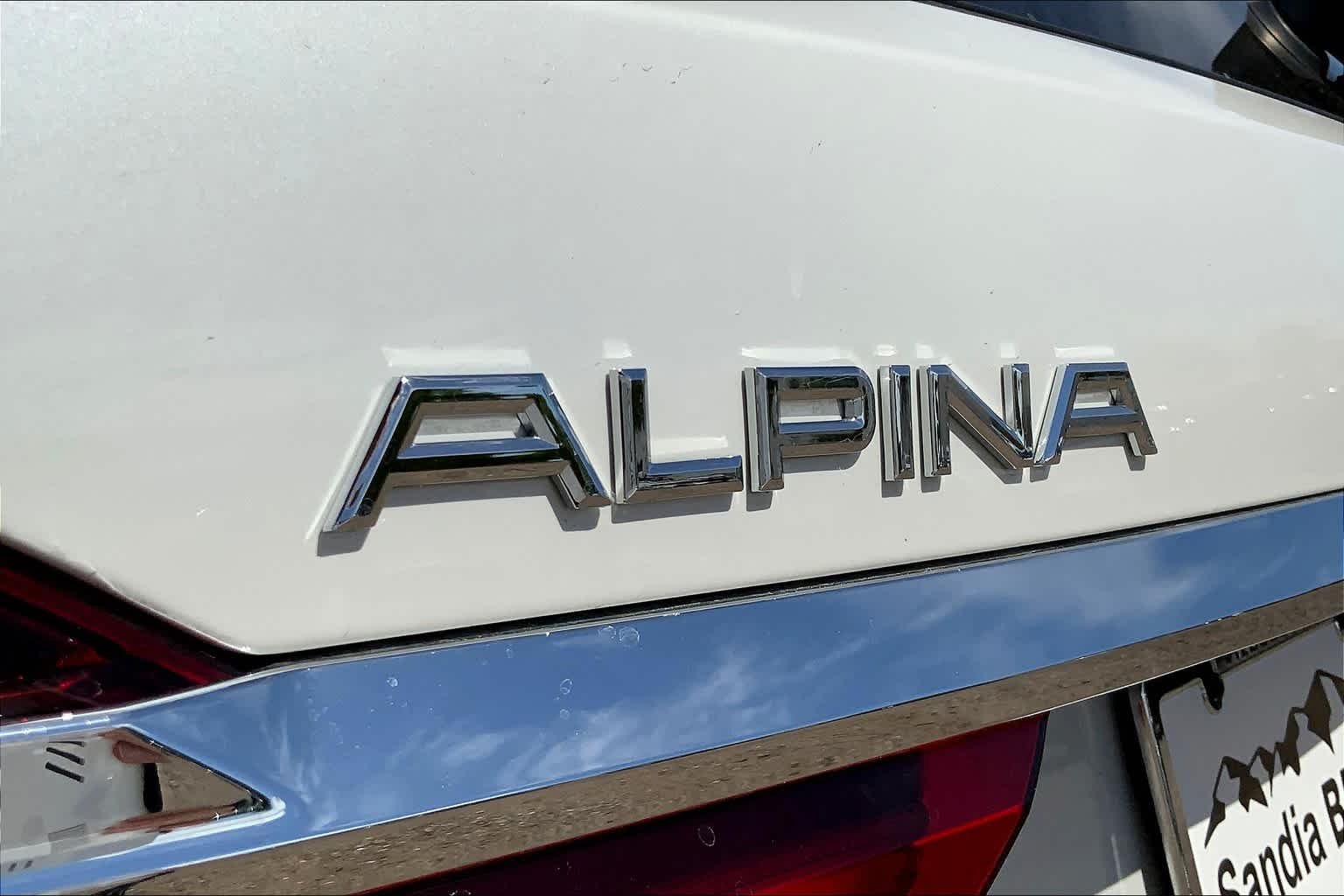 Used 2022 Mineral White Metallic BMW ALPINA XB7 image 30