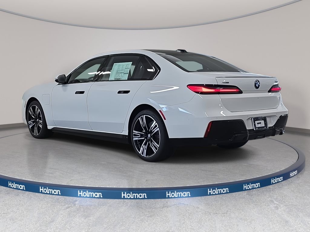 2026 BMW 7 Series 750e - Photo 7
