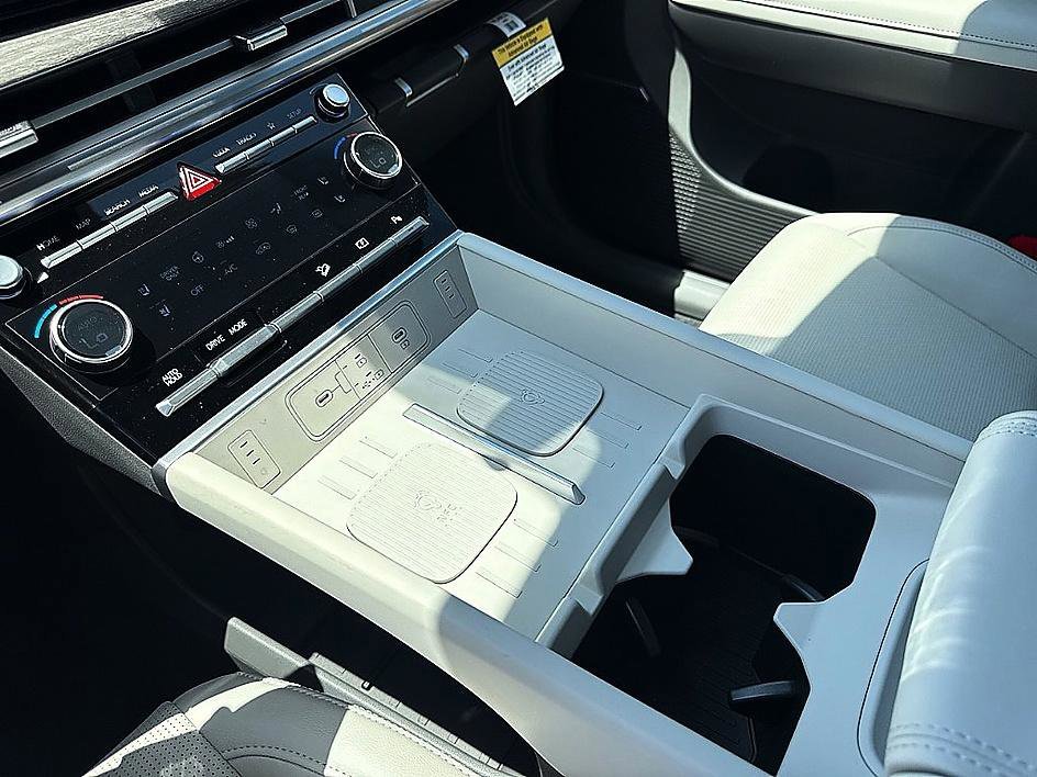 New 2026 Phantom Black Hyundai Limited image 11