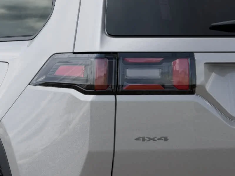 New 2026 Silver Zynith Clearcoat Jeep Limited image 9