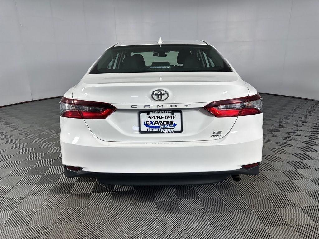 Used 2024 Ice Toyota LE image 7