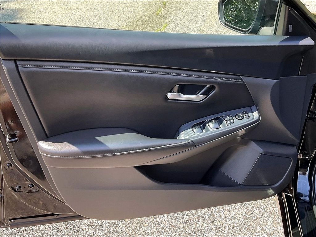 Used 2023 Black Nissan SV image 9
