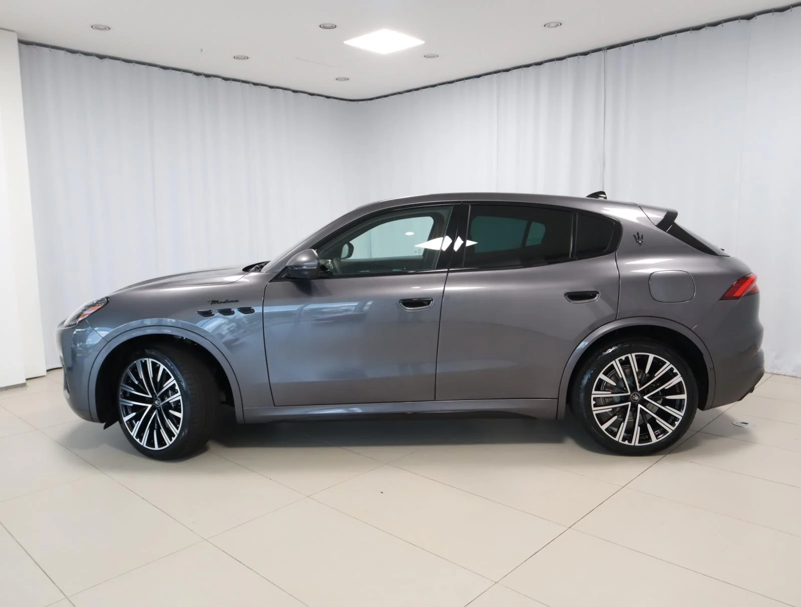 New 2025 Grigio Lava Metallic Maserati Modena AWD image 2