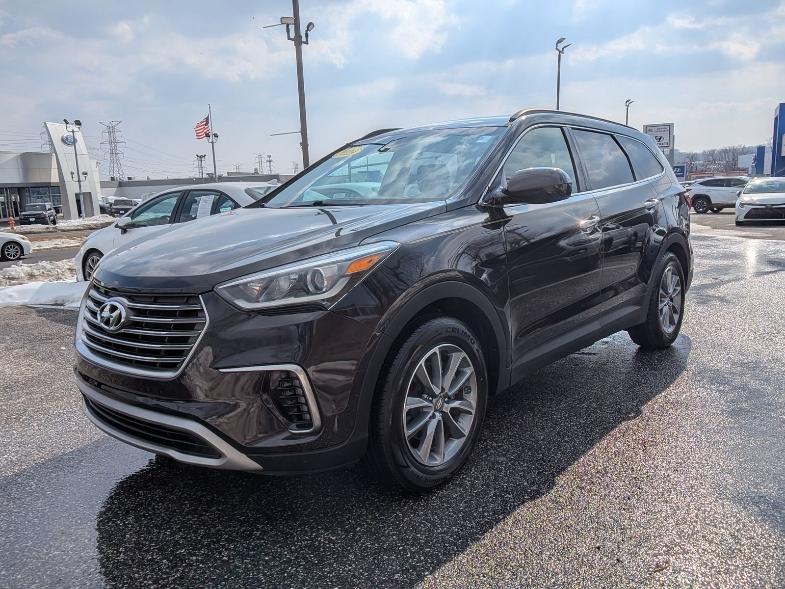 Used 2019 Brown Hyundai SE image 1