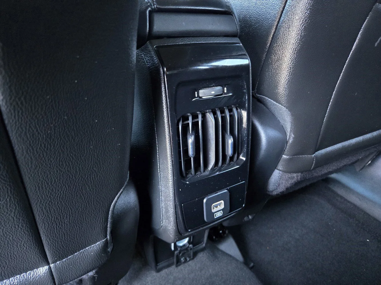 Used 2025 Bright White Clearcoat Jeep Trailhawk image 29