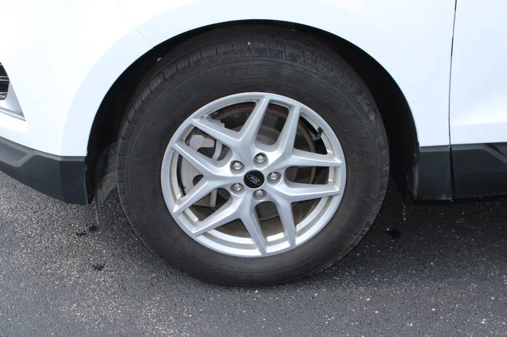 Certified Used 2024 Oxford White Ford SEL image 6
