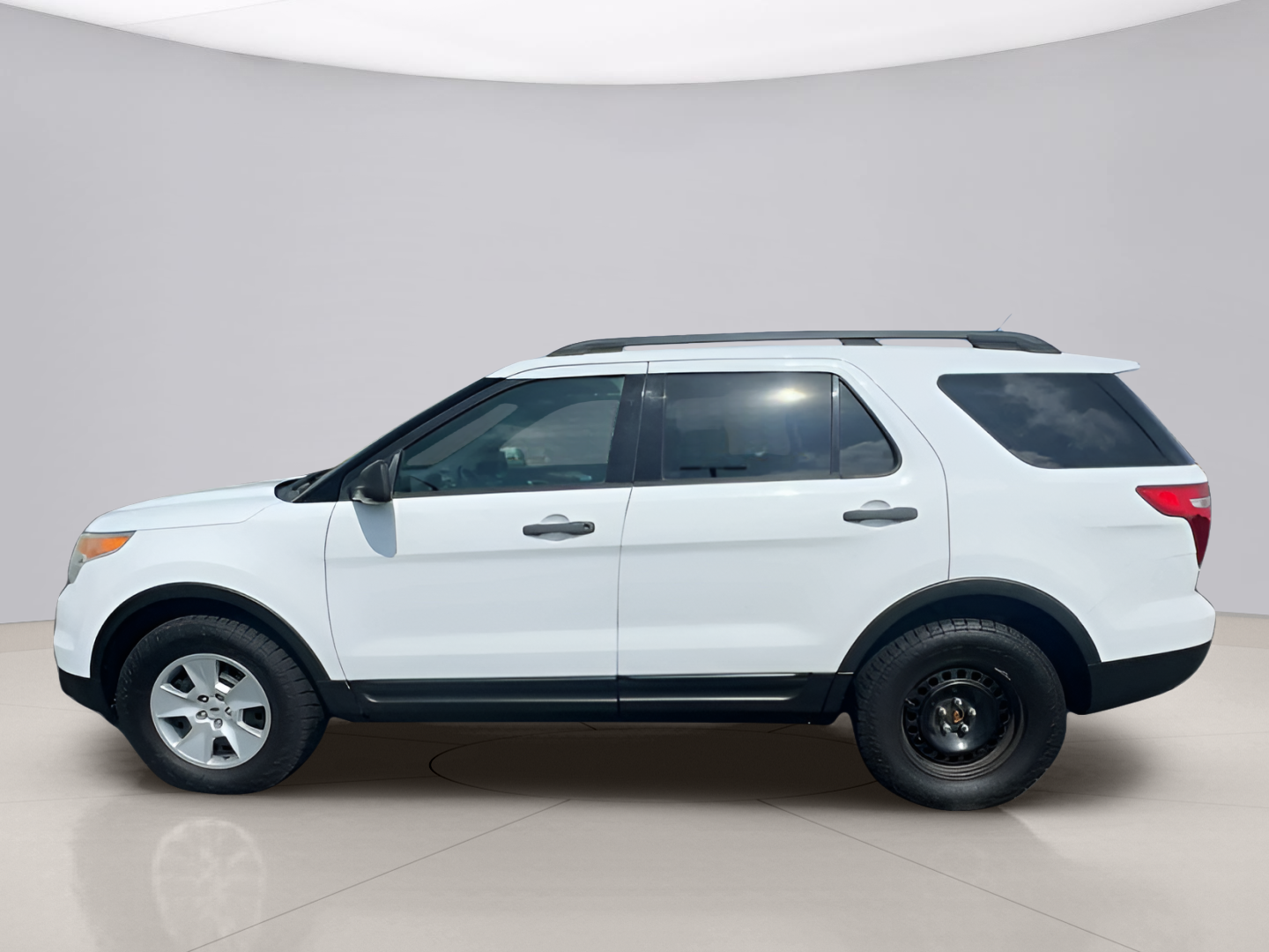 2014 Ford Explorer Base photo 4