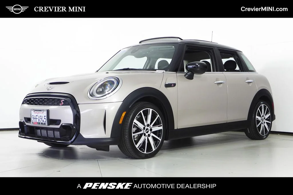 2024 MINI Hardtop Cooper S's photo