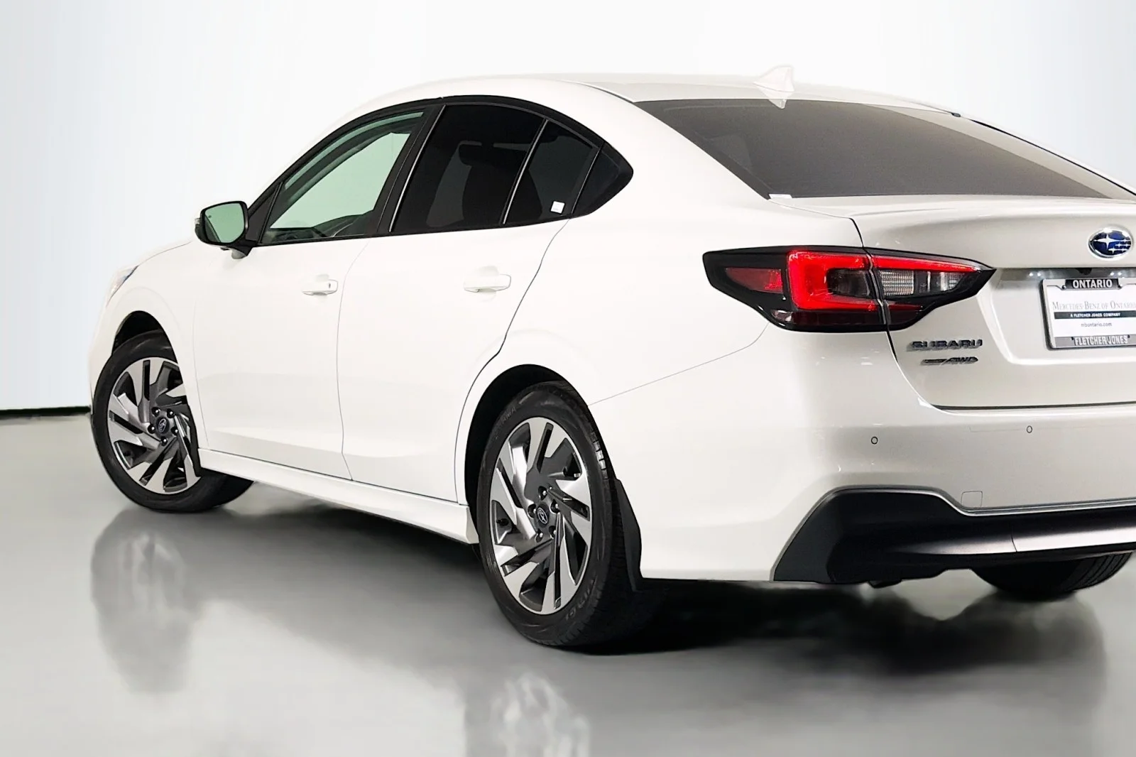 Used 2024 Crystal White Pearl Subaru Limited image 15