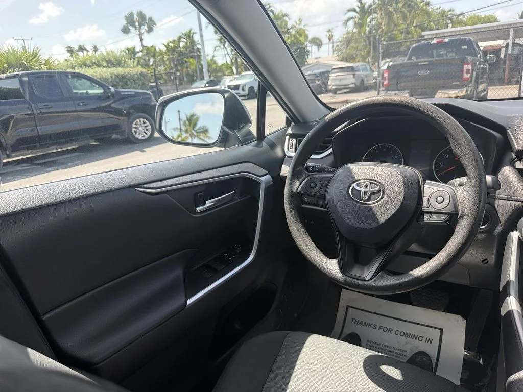 Used 2021 Silver Toyota XLE image 15