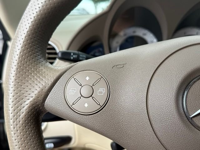 Used 2012  Mercedes-Benz SL 550 image 17