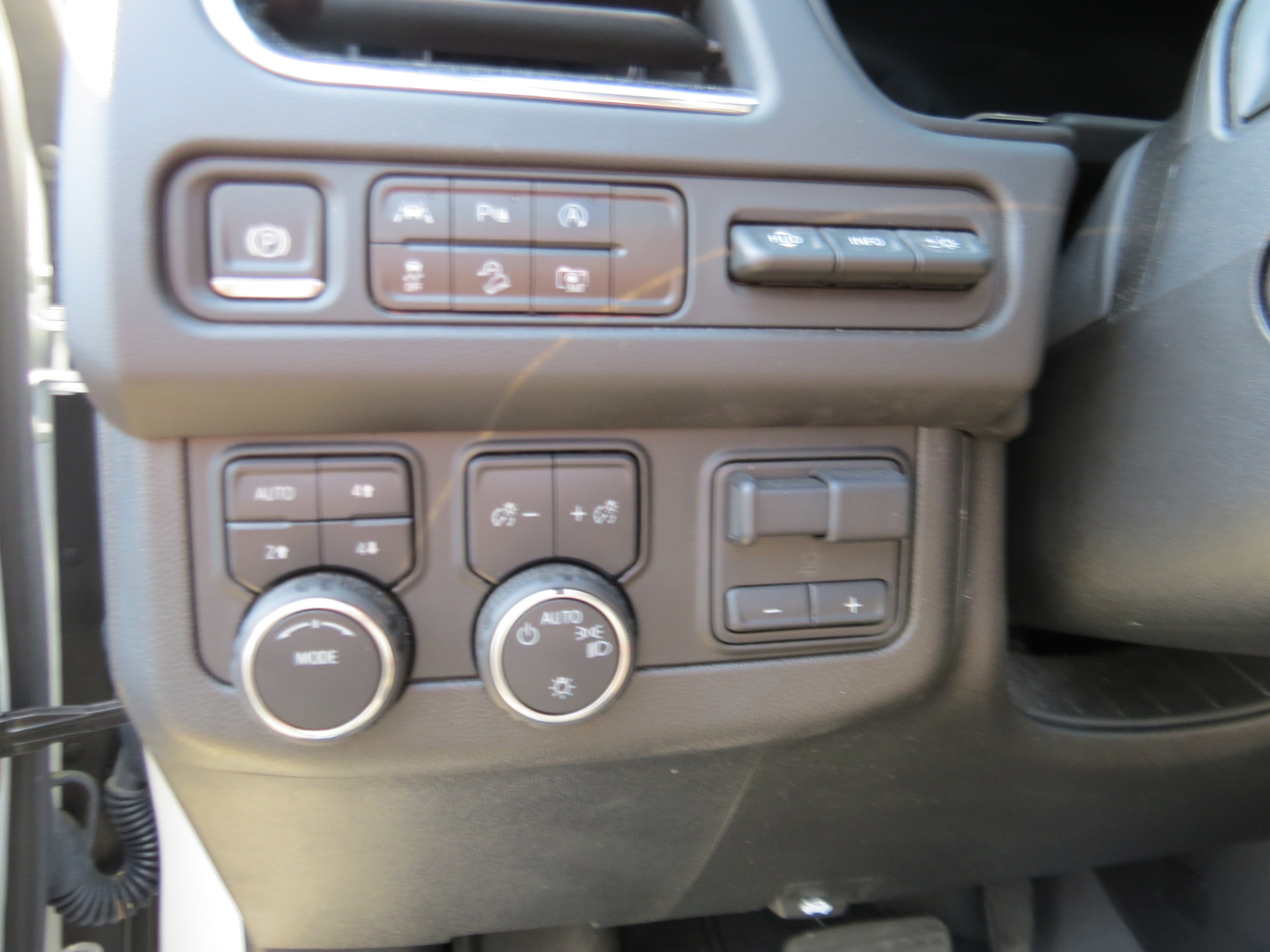 Used 2024 Iridescent Pearl Tricoat Chevrolet High Country image 23