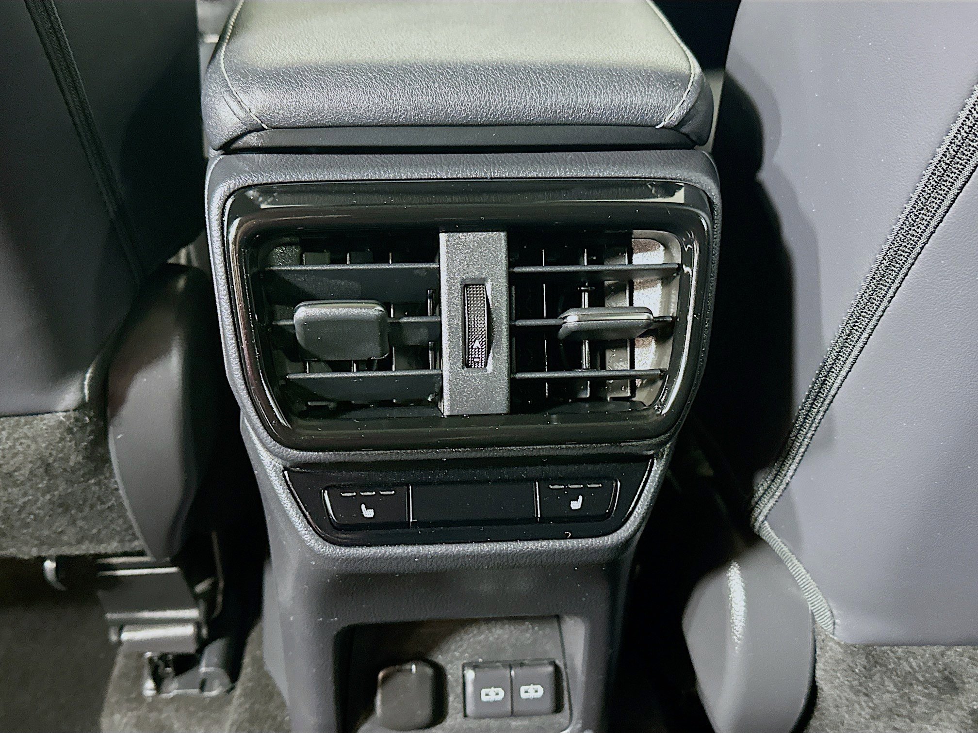 2022 Lexus NX Hybrid 350h - Photo 24