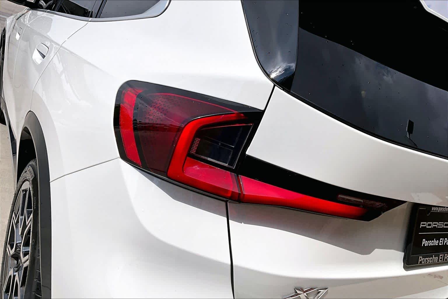 Used 2023 Alpine White BMW xDrive28i image 21