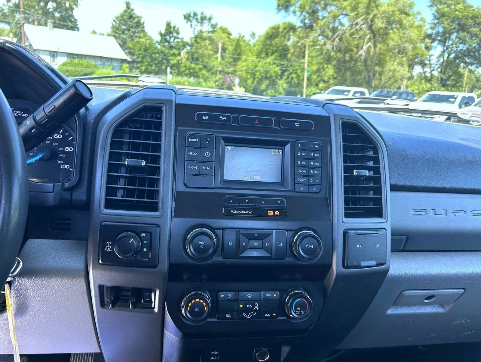 Used 2019 White Ford XL image 14