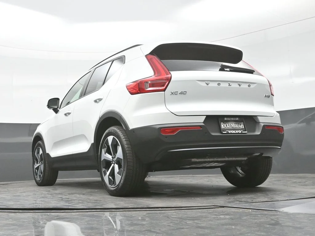 New 2026 Crystal White Volvo Plus image 25