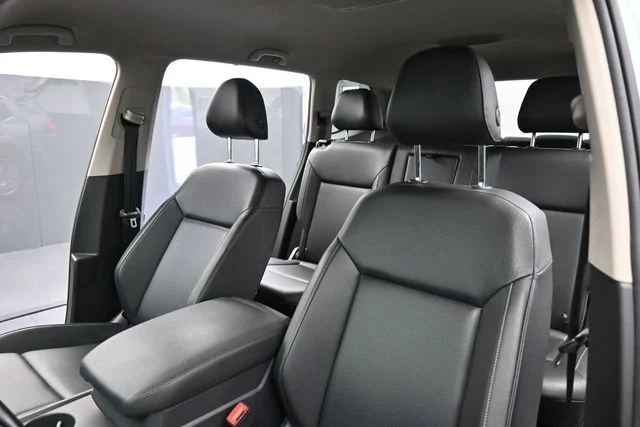Used 2019 Gray Volkswagen 3.6L V6 SE image 29