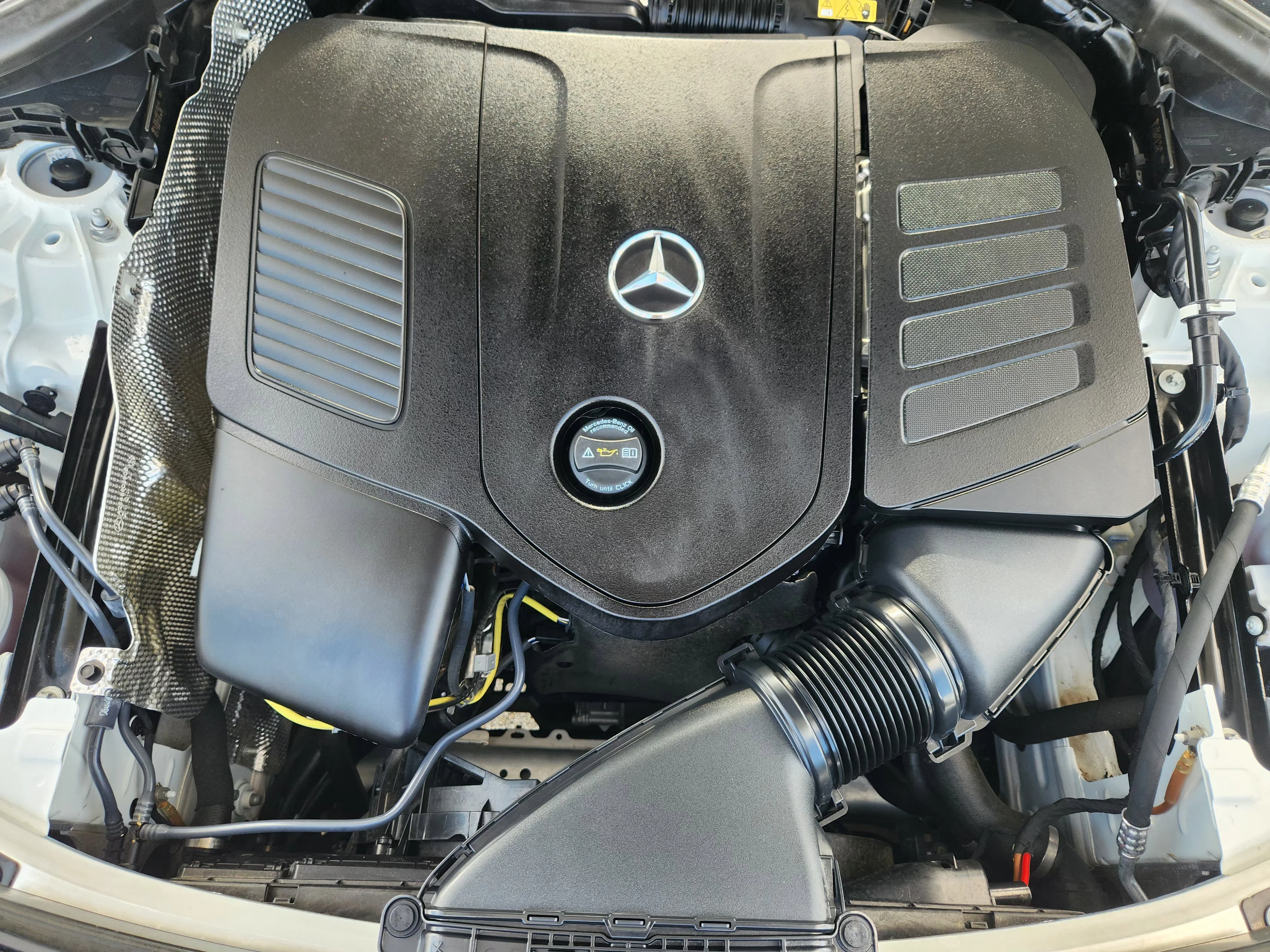 Used 2025  Mercedes-Benz GLC 300 Base image 32