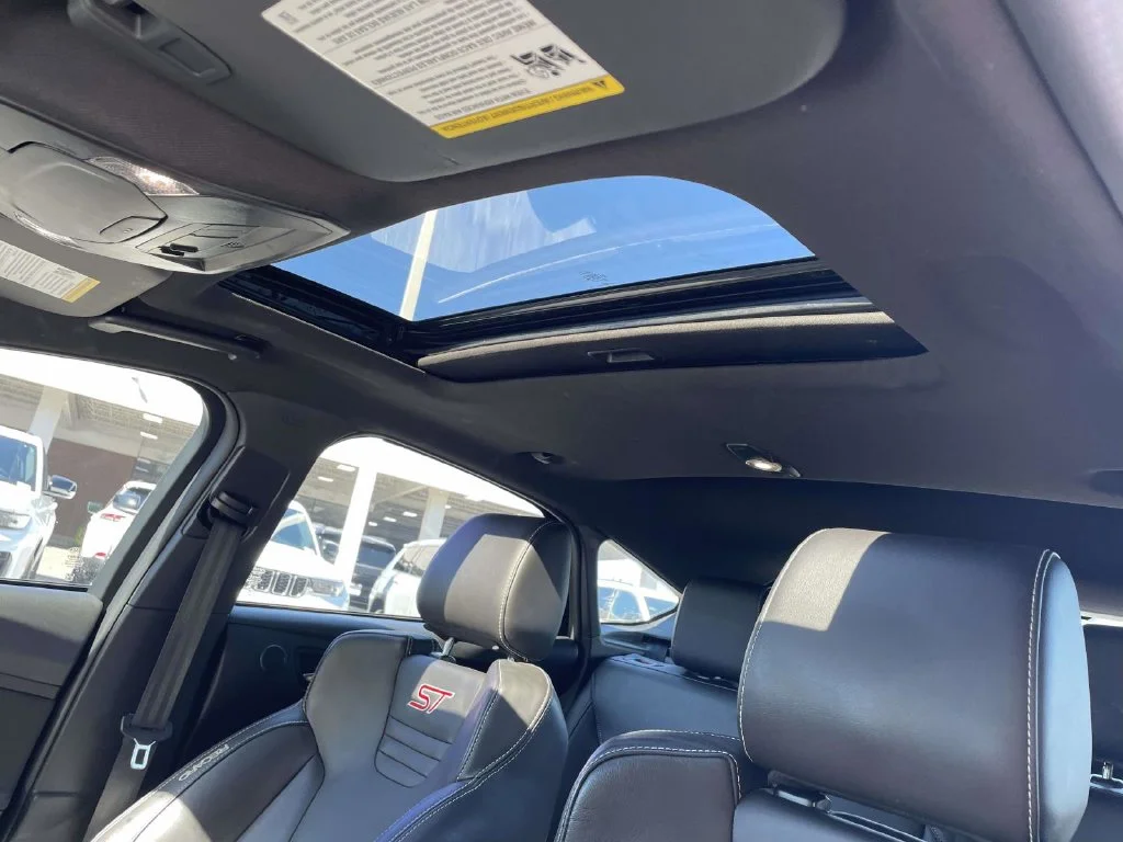 Used 2018 Blue Ford ST image 27