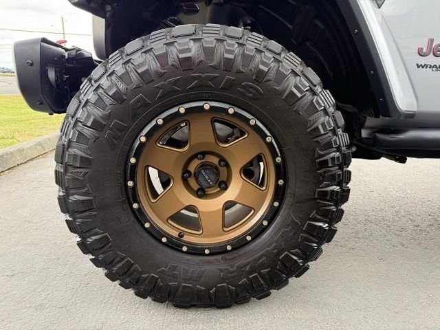 Used 2018 Silver Jeep Unlimited Rubicon image 9