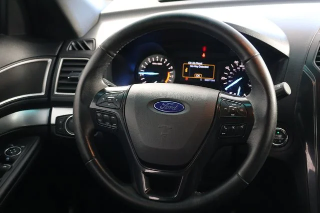 Used 2017 Silver Ford XLT image 10
