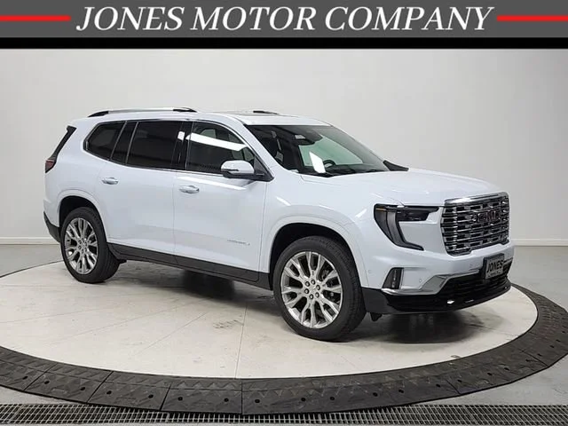 2026 GMC Acadia Denali FWD's photo