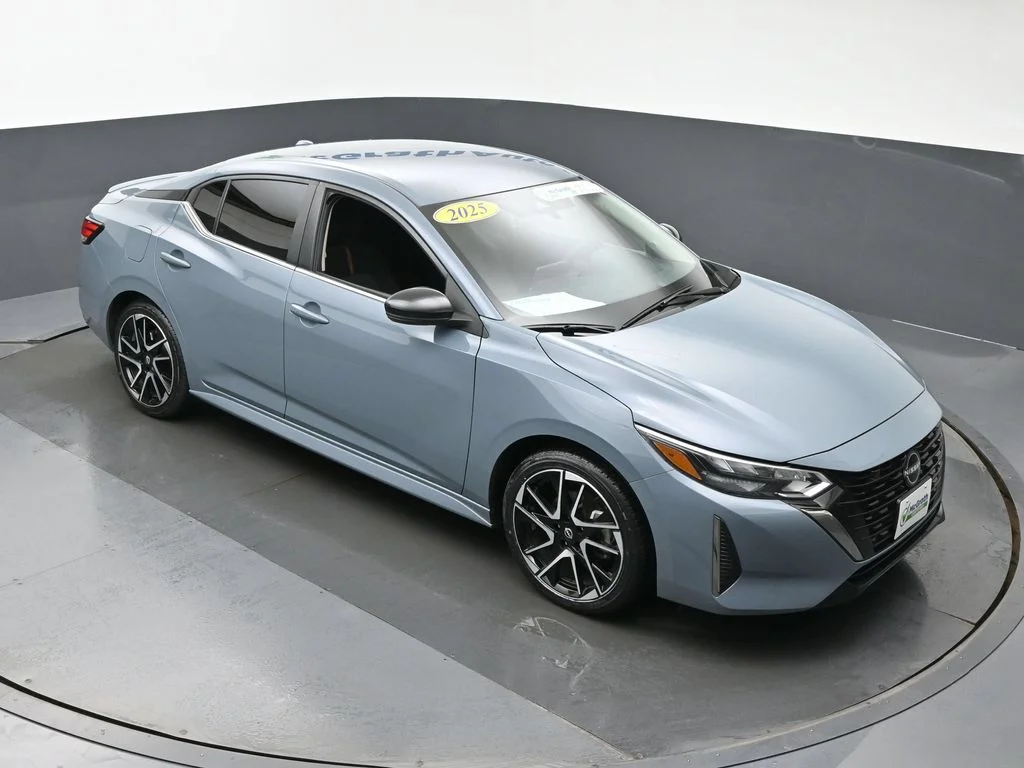 Certified Pre-Owned 2025 Nissan Sentra SR 4D Sedan in Cedar Rapids