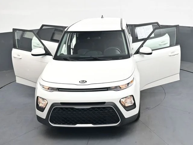 Used 2020 White Kia S image 43
