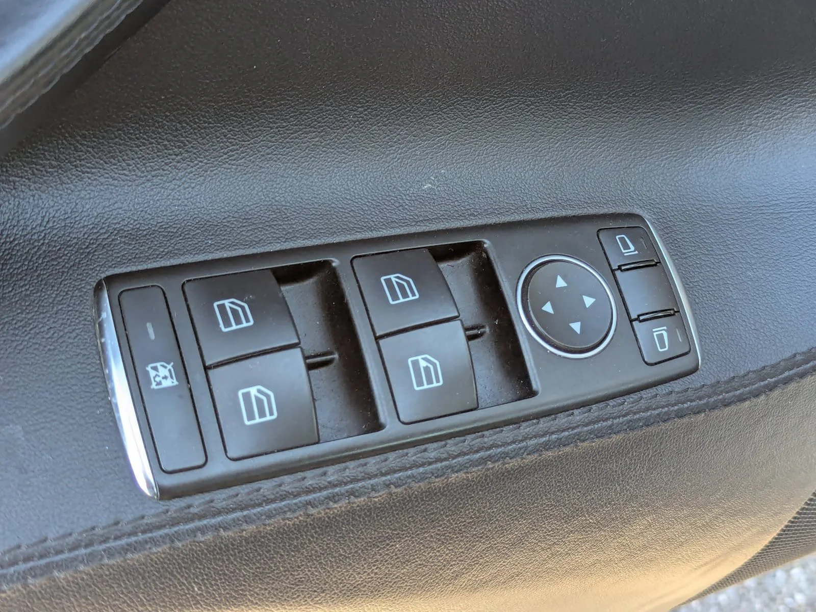 2013 Tesla Model S S - Photo 32