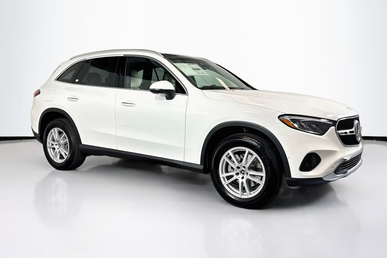 New 2026 Polar White Mercedes-Benz GLC 300 image 3