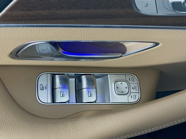 New 2026 MANUFAKTUR Moonlight White Metallic Mercedes-Benz GLS 580 image 18