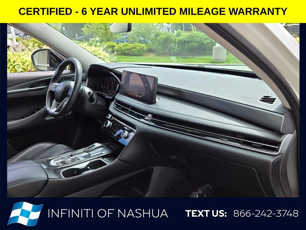 Certified Used 2023 White INFINITI LUXE image 18