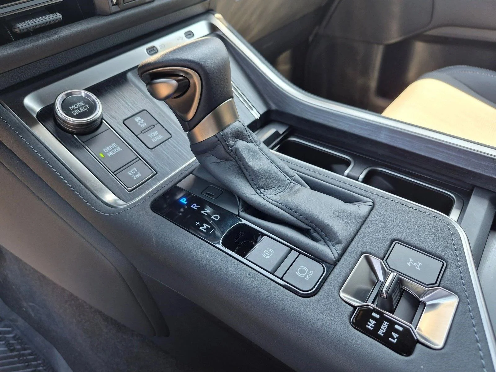 Certified Used 2025 Caviar Lexus LUXURY PLUS image 14