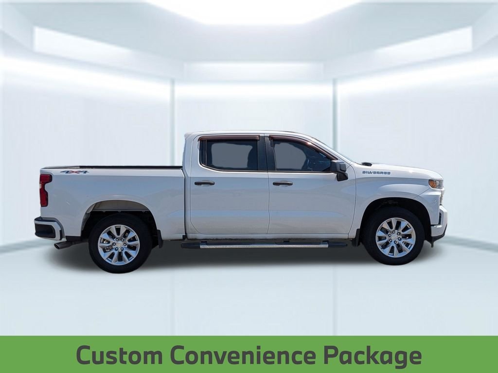 Used 2020 White Chevrolet Custom image 9