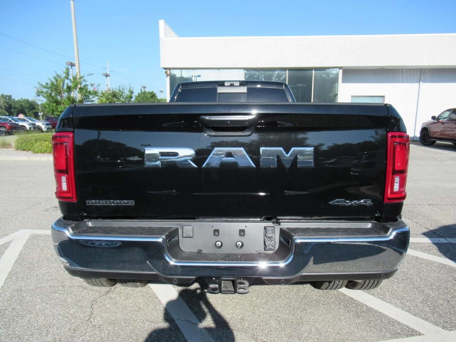 New 2026 Diamond Black Crystal Pearl-Coat Exterior Paint RAM Big Horn image 6