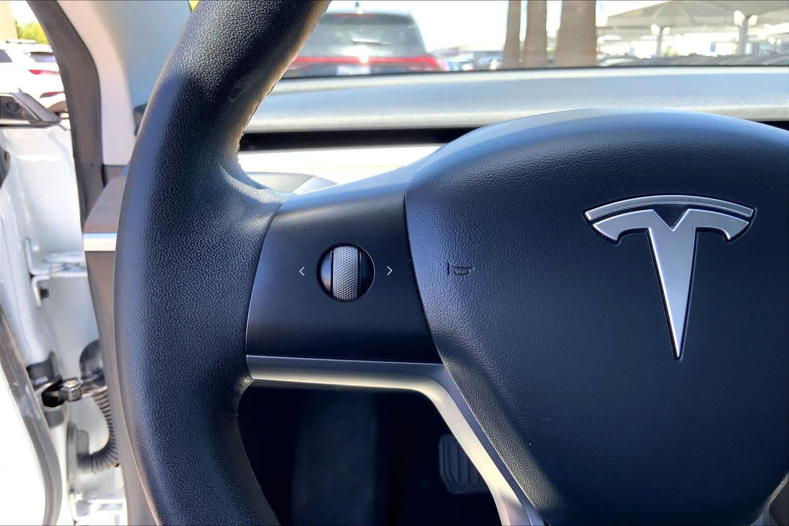 Used 2021 Pearl White Multi-Coat Tesla Standard Range Plus image 22