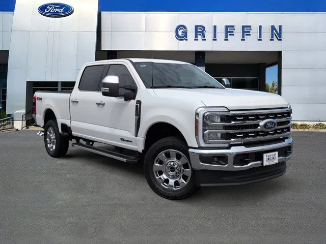 New 2026 Star White Metallic Tri-Coat Ford F-250® Lariat® image 1