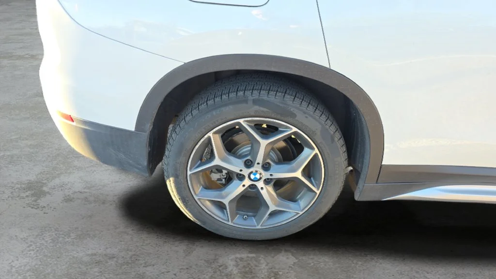 Used 2017 White BMW sDrive28i image 22