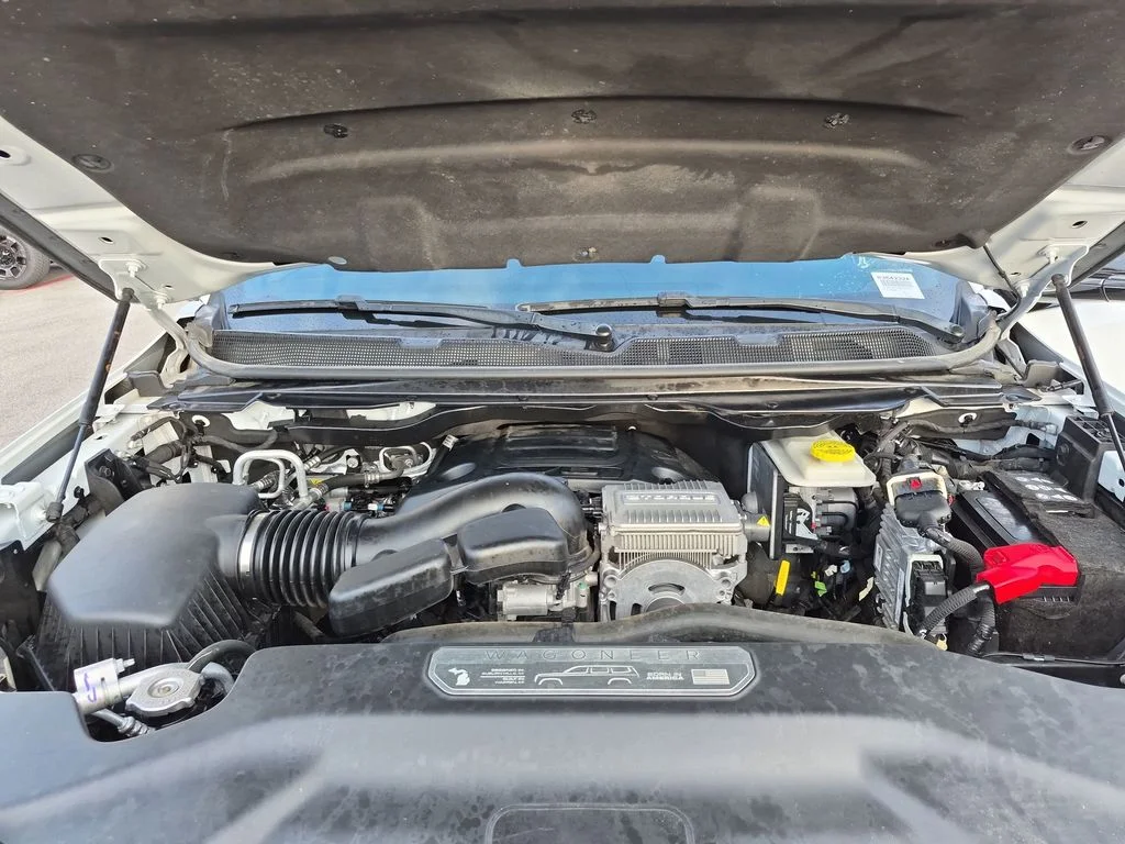 Used 2023 White Jeep Base image 17