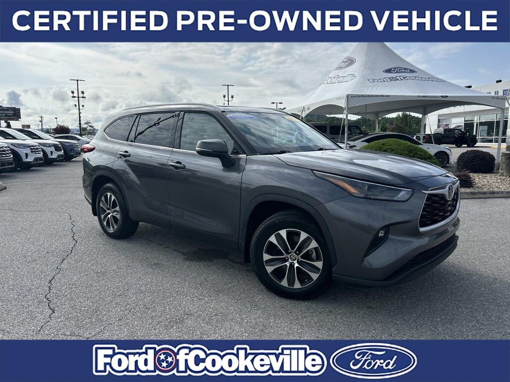 Certified Used 2022 Magnetic Gray Metallic Toyota XLE image 1