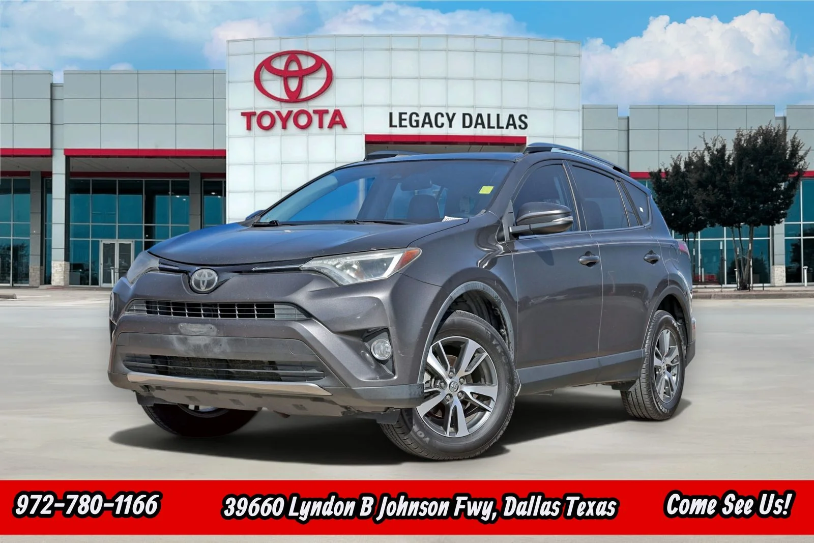 Used 2017 Gray Toyota XLE image 1