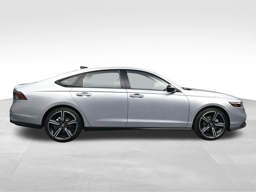 New 2026 Solar Silver Metallic Honda SE image 8