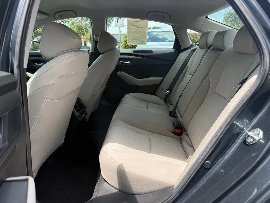 Used 2025 Meteorite Gray Metallic Honda LX image 11