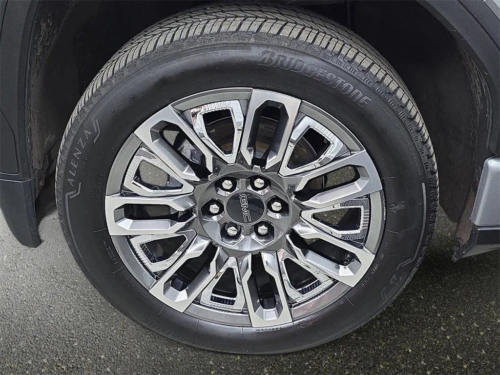 Used 2023 Silver GMC Denali Ultimate image 33