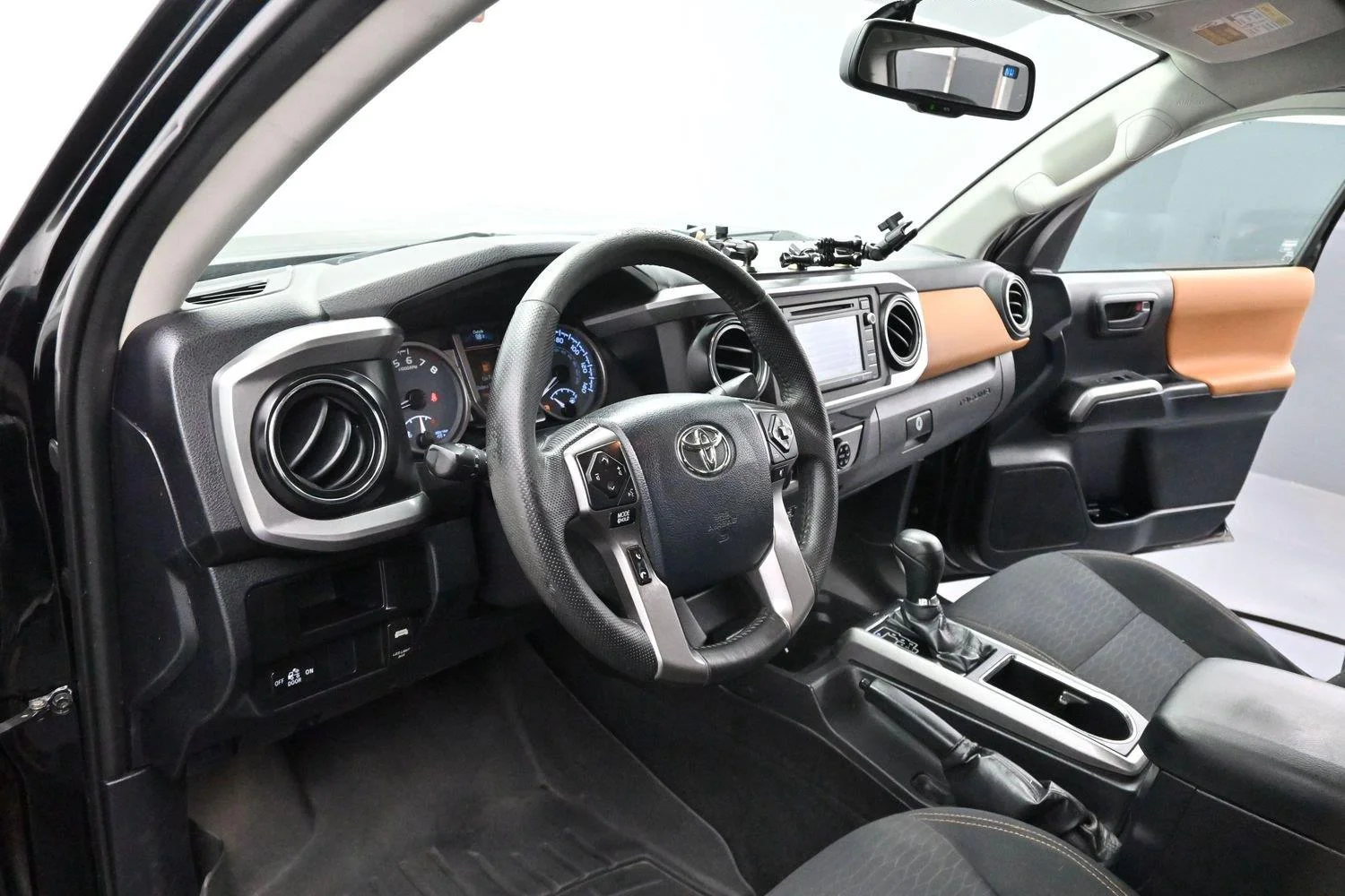 Used 2016 Black Toyota SR image 12