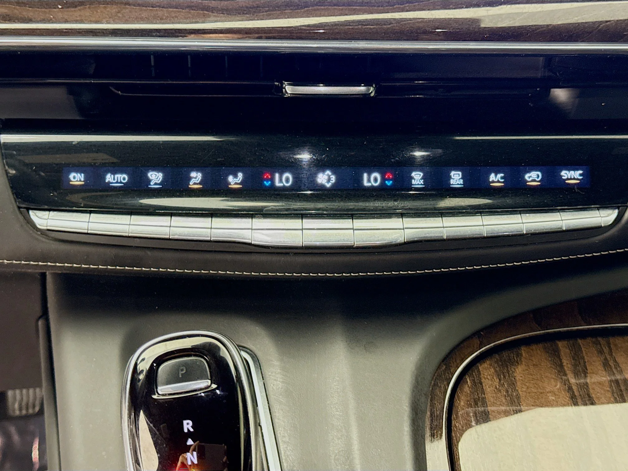 Used 2023 Crystal White Tricoat Cadillac Sport Platinum image 18