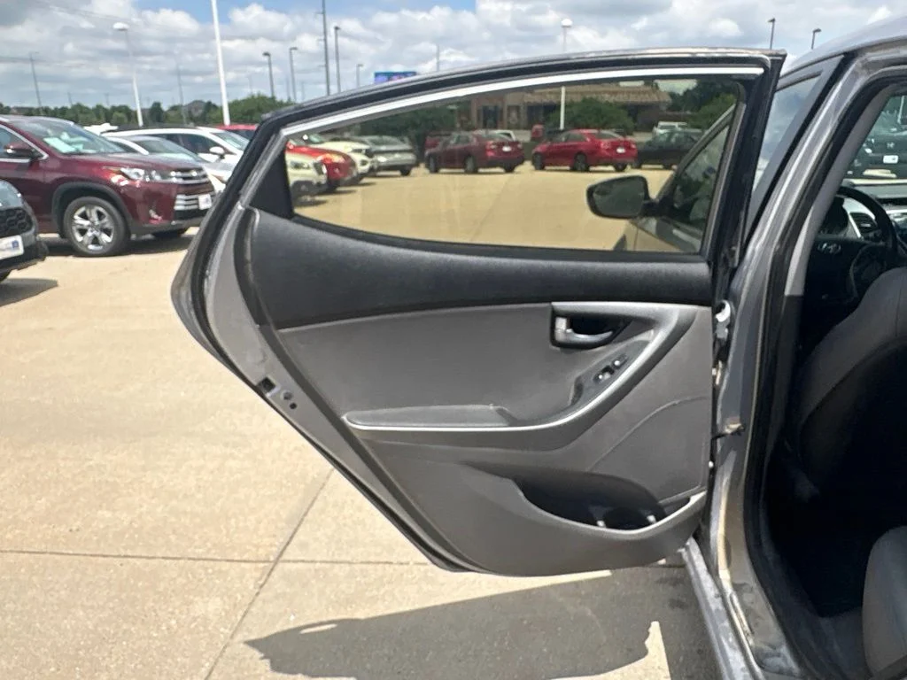 Used 2015 Shale Gray Metallic Hyundai Limited image 30
